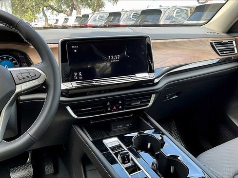 New 2026 Volkswagen Atlas SE FWD image 6