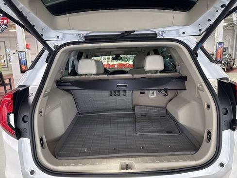 Used 2024 GMC Terrain Denali w/ Denali Premium Package image 31