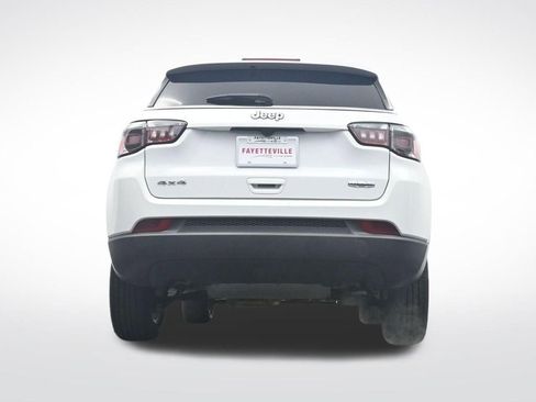 Used 2025 Jeep Compass Latitude AWD/4WD image 35