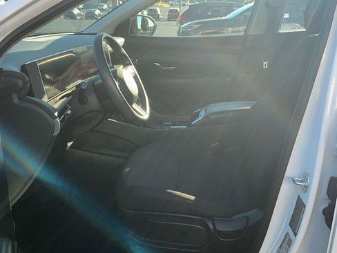 Used 2025 Hyundai Tucson SE AWD/4WD image 17