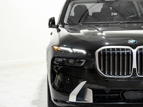 Used 2024 BMW X7 xDrive40i w/ Premium Package image 43