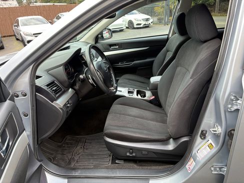 Used 2013 Subaru Outback 2.5i Premium w/ All-Weather Pkg AWD/4WD image 9