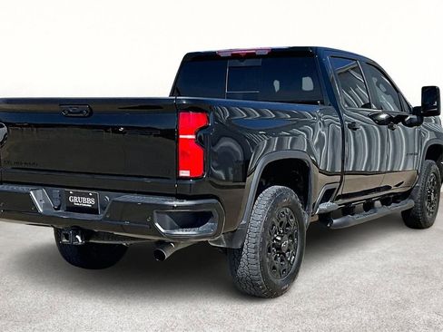 Used 2024 Chevrolet Silverado 2500 LT w/ Midnight Edition image 2