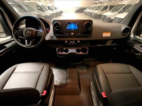 Used 2024 Mercedes-Benz Sprinter 2500 image 16