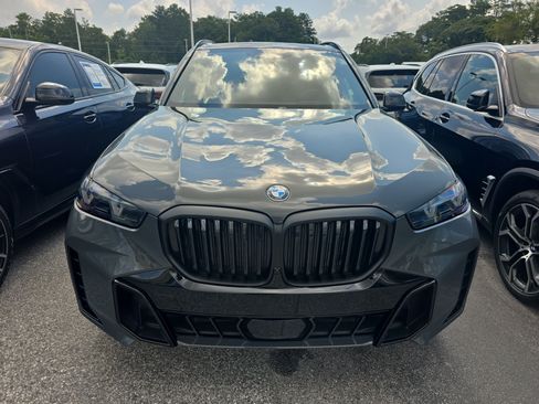 Used 2025 BMW X5 xDrive40i w/ Executive Package AWD/4WD image 2