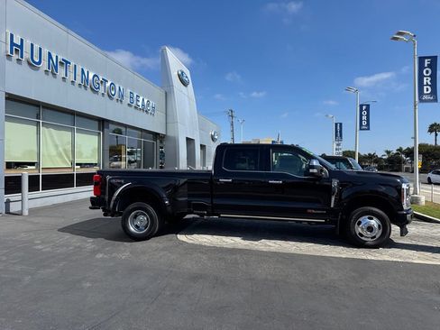 Used 2025 Ford F350 Platinum w/ Platinum Plus Package AWD/4WD image 3