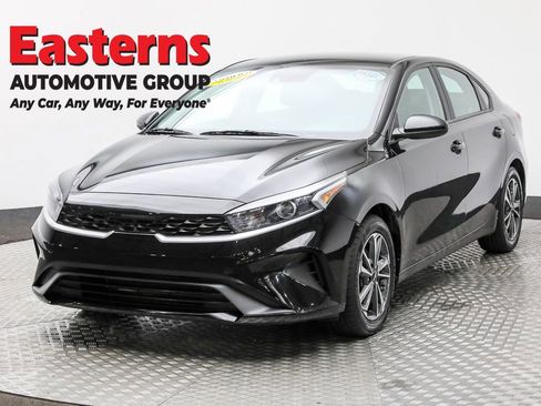 Used 2023 Kia Forte LXS image 1