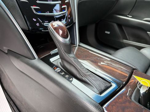 Used 2014 Cadillac XTS Luxury FWD image 12