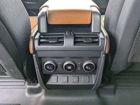 Used 2023 Land Rover Defender 110 X image 24