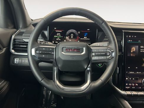 Used 2025 GMC Acadia Elevation image 14