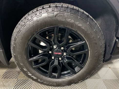 Used 2025 GMC Sierra 1500 Elevation w/ Preferred Package image 10