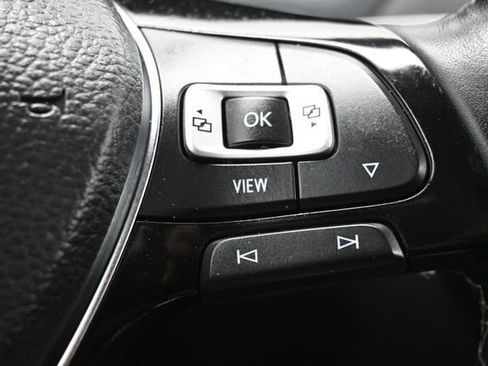 Used 2021 Volkswagen Tiguan SE R-Line FWD image 23