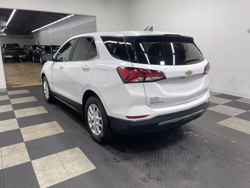 Used 2022 Chevrolet Equinox LT w/ Driver Convenience Package image 2