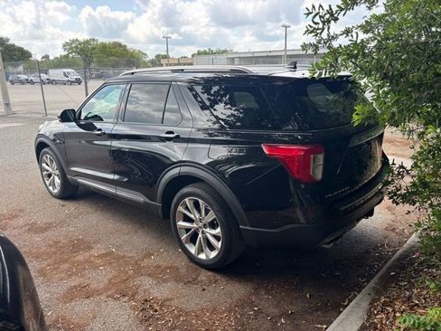 Used 2022 Ford Explorer Platinum w/ Equipment Group 601A AWD/4WD image 8