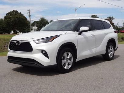Used 2023 Toyota Highlander LE