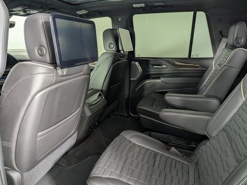 Used 2021 Cadillac Escalade Sport Platinum w/ LPO, ONYX Package image 17