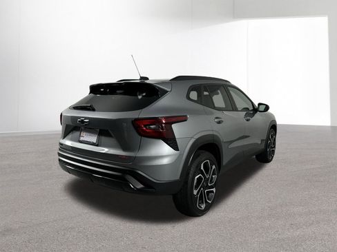 Used 2025 Chevrolet Trax RS w/ Driver Confidence Package image 34