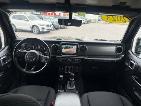 Used 2023 Jeep Wrangler Unlimited w/ Cold Weather Group AWD/4WD image 38