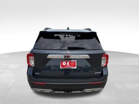 Used 2023 Ford Explorer XLT w/ Equipment Group 202A AWD/4WD image 9