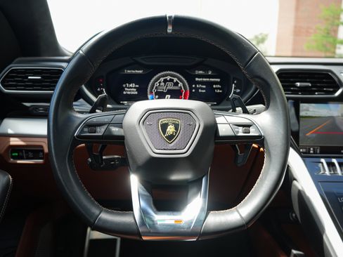 Used 2020 Lamborghini Urus AWD/4WD image 20