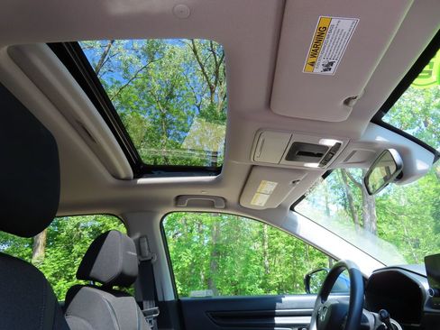 Used 2023 Honda CR-V EX image 5