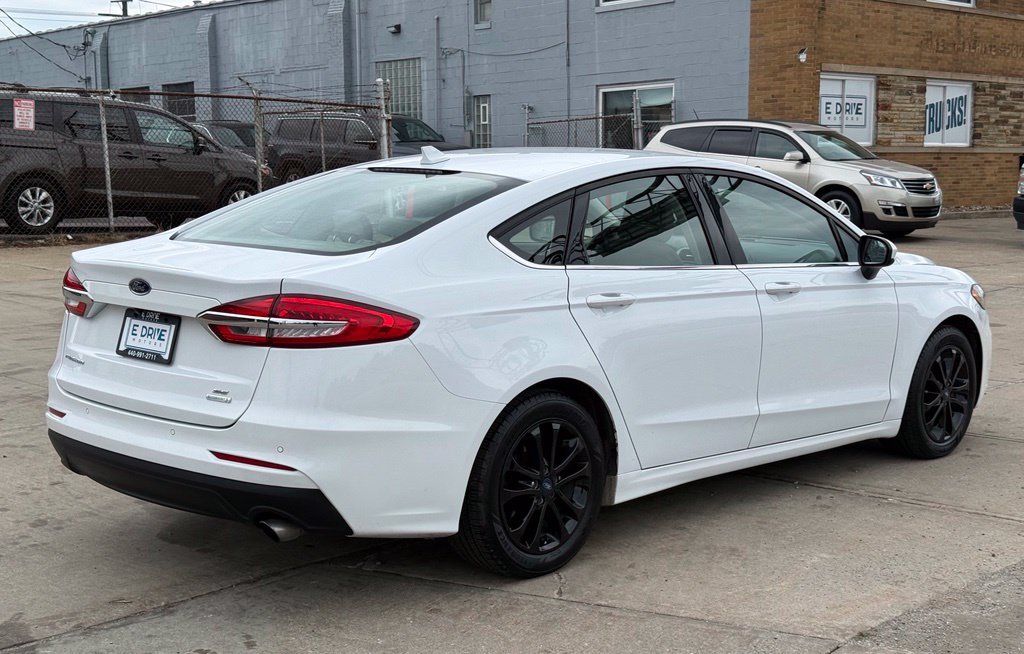 Used 2019 Ford Fusion SE FWD image 6