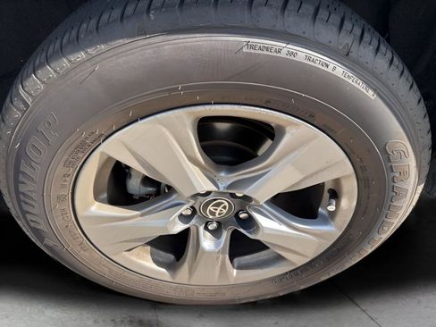 Used 2024 Toyota RAV4 XLE w/ Convenience Package image 13