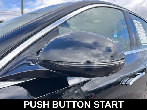 Used 2025 Mercedes-Benz E 350 Sedan image 11