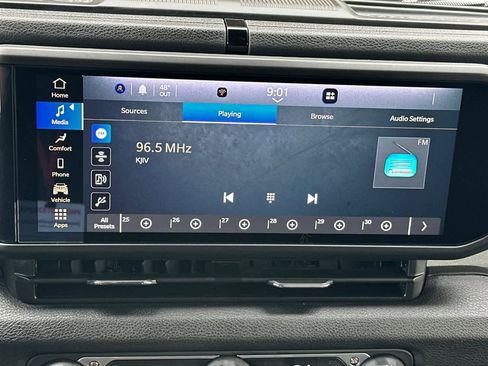 Used 2025 Jeep Wrangler Willys image 20