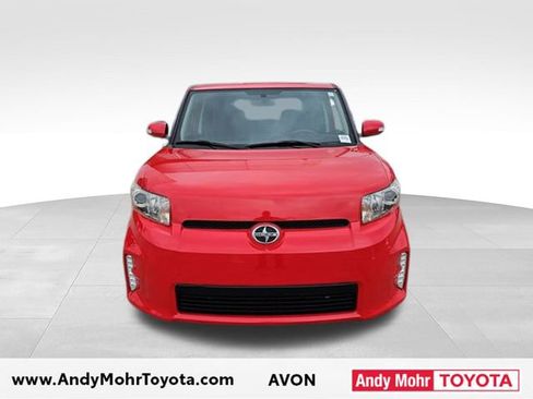 Used 2014 Scion xB FWD image 2