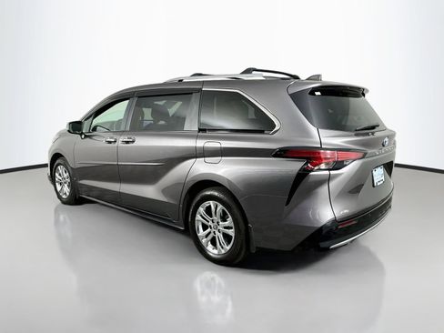 Certified 2024 Toyota Sienna Platinum AWD/4WD image 5