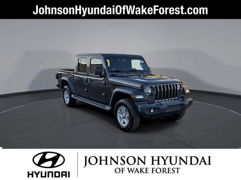 Used 2020 Jeep Gladiator Sport w/ Quick Order Package 24S AWD/4WD image 11
