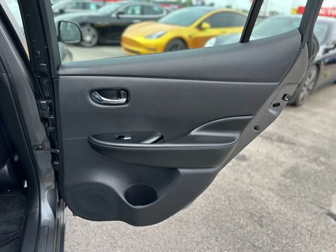 Used 2017 Nissan Leaf SL image 23