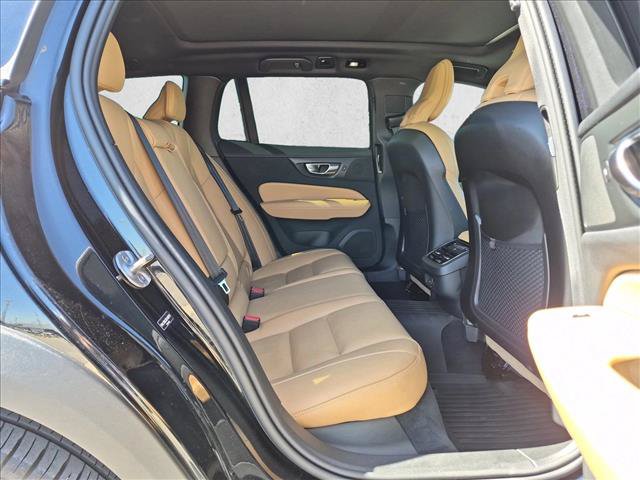 Used 2025 Volvo V60 B5 Cross Country Ultra w/ Protection Package Premier AWD/4WD image 19