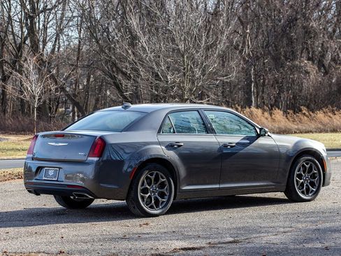 Used 2018 Chrysler 300 S w/ Safetytec Plus Group image 4