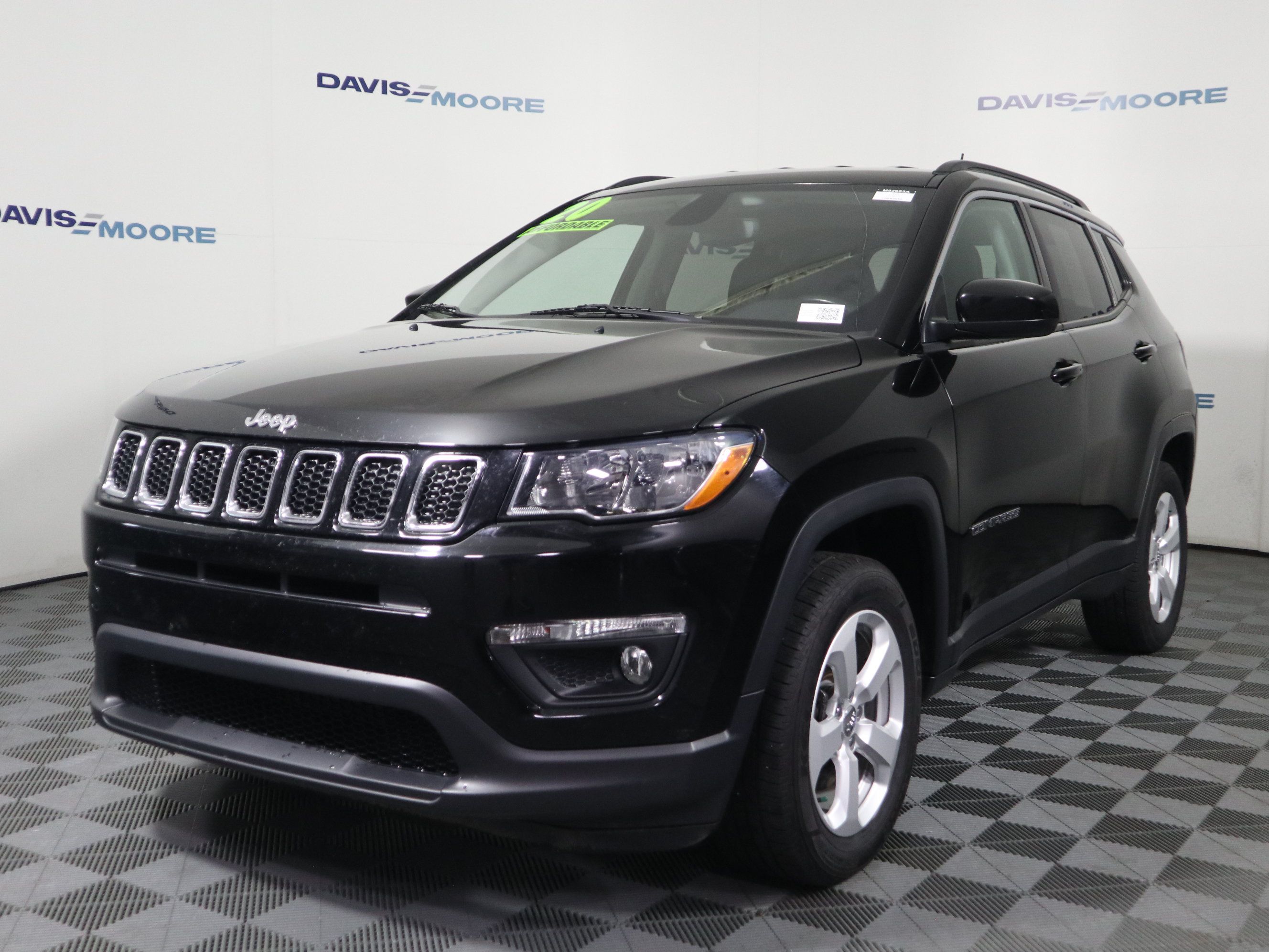 Used 2020 Jeep Compass Latitude w/ Cold Weather Group AWD/4WD image 11