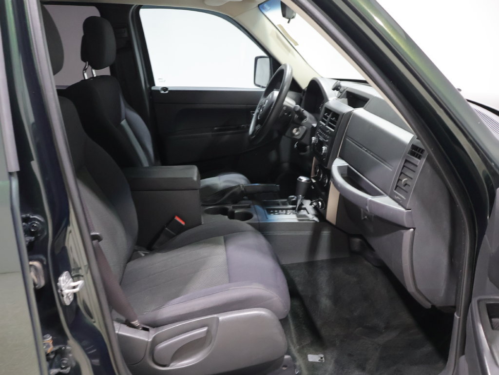 Used 2012 Jeep Liberty Sport AWD/4WD image 21