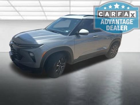 Used 2024 Chevrolet TrailBlazer ACTIV w/ Driver Confidence Package FWD image 2