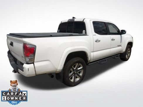 Used 2016 Toyota Tacoma Limited w/ Towing Package RWD image 11