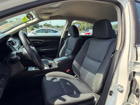 Used 2016 Nissan Altima 2.5 S w/ Power Driver Seat Package FWD image 10