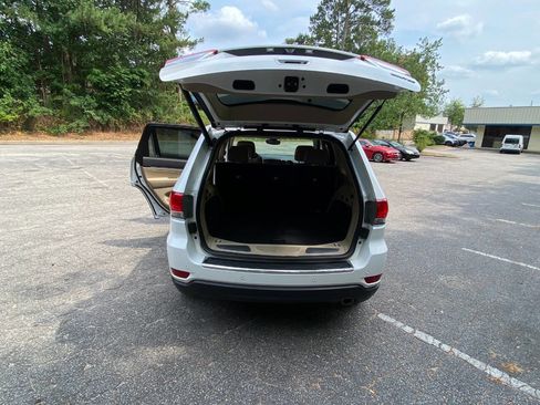 Used 2019 Jeep Grand Cherokee Limited RWD image 45
