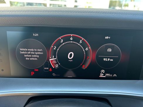 New 2025 Volkswagen Tiguan SE image 21