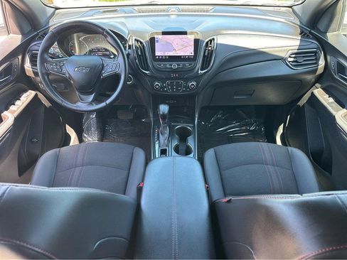 Used 2022 Chevrolet Equinox RS w/ Infotainment Package FWD image 4