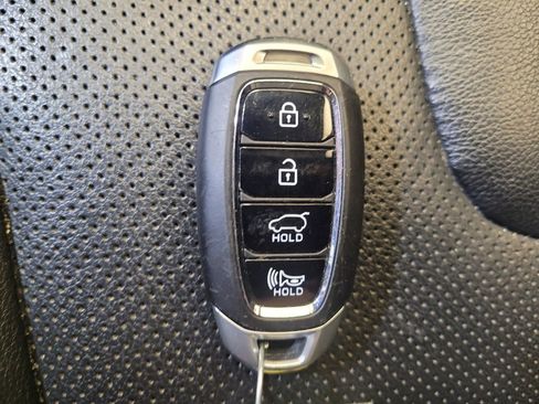 Used 2019 Hyundai Santa Fe AWD image 32