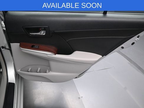 Used 2014 Toyota Camry XLE w/ Leather Package image 33