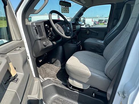 New 2025 GMC Savana 2500 w/ Enhanced Convenience Package image 12