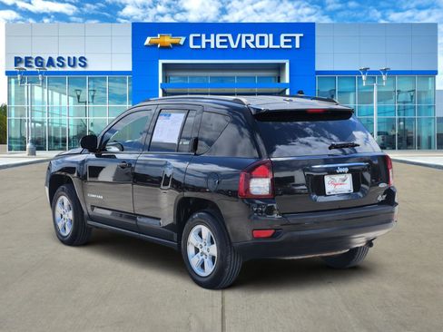 Used 2016 Jeep Compass Latitude image 4