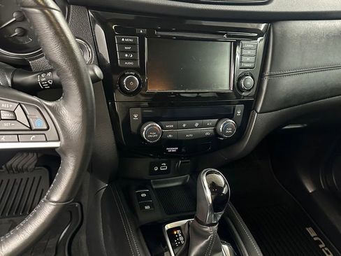 Used 2018 Nissan Rogue SL w/ Premium Package AWD/4WD image 17