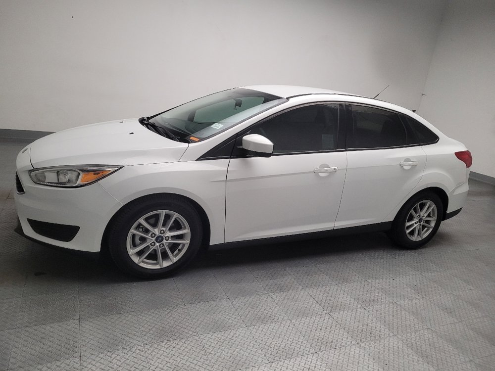 Used 2018 Ford Focus SE FWD image 2