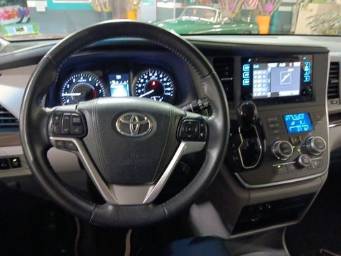 Used 2015 Toyota Sienna XLE w/ XLE Navigation Package AWD/4WD image 14